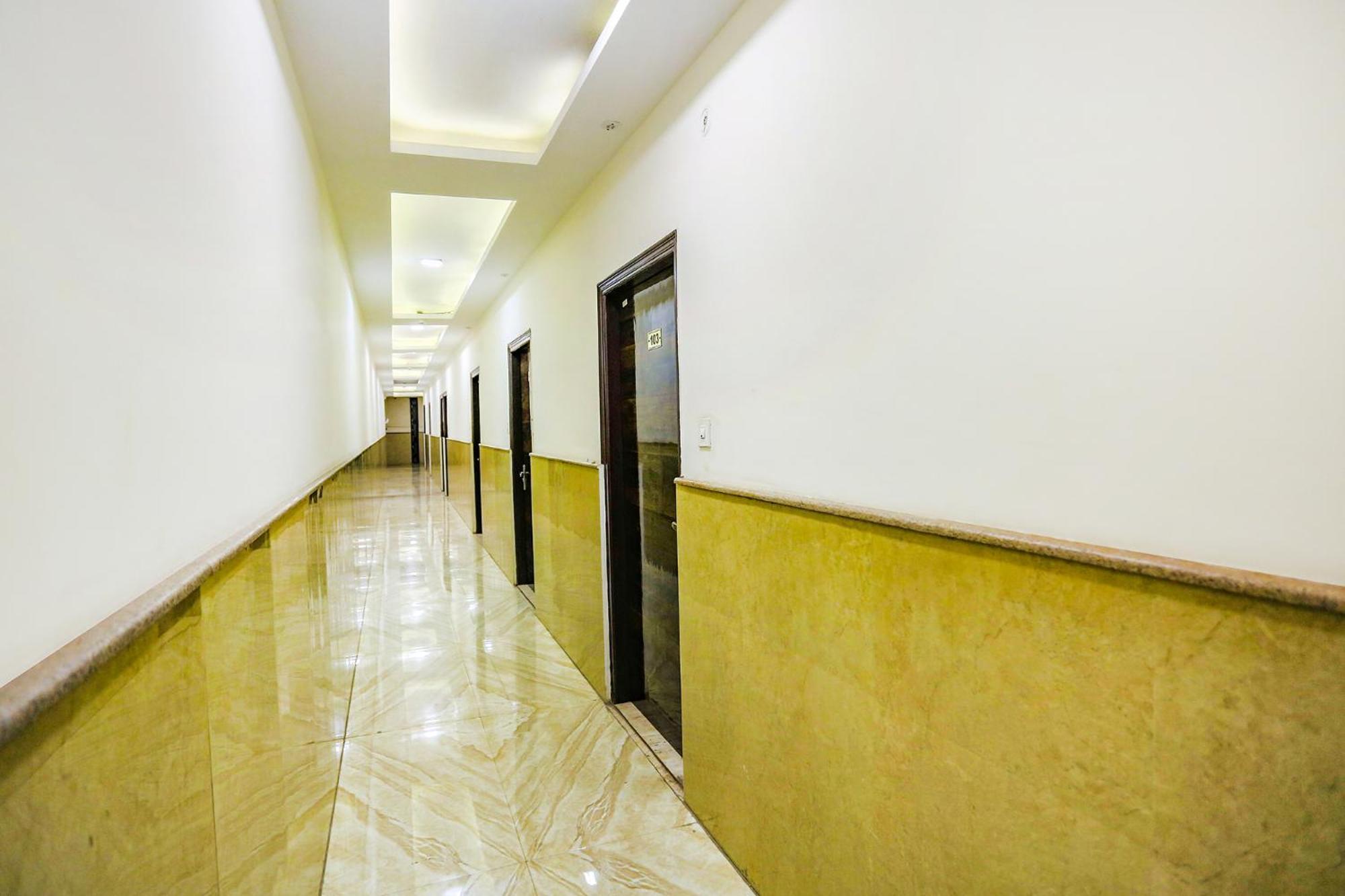 Fabhotel The Kiara Near Igi Delhi Airport 新德里 外观 照片