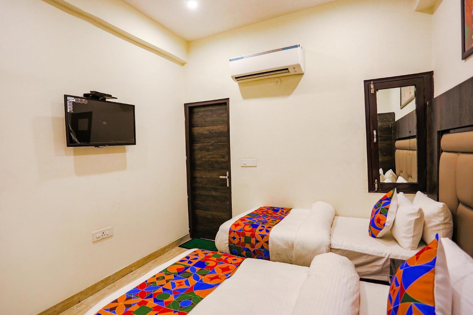 Fabhotel The Kiara Near Igi Delhi Airport 新德里 外观 照片