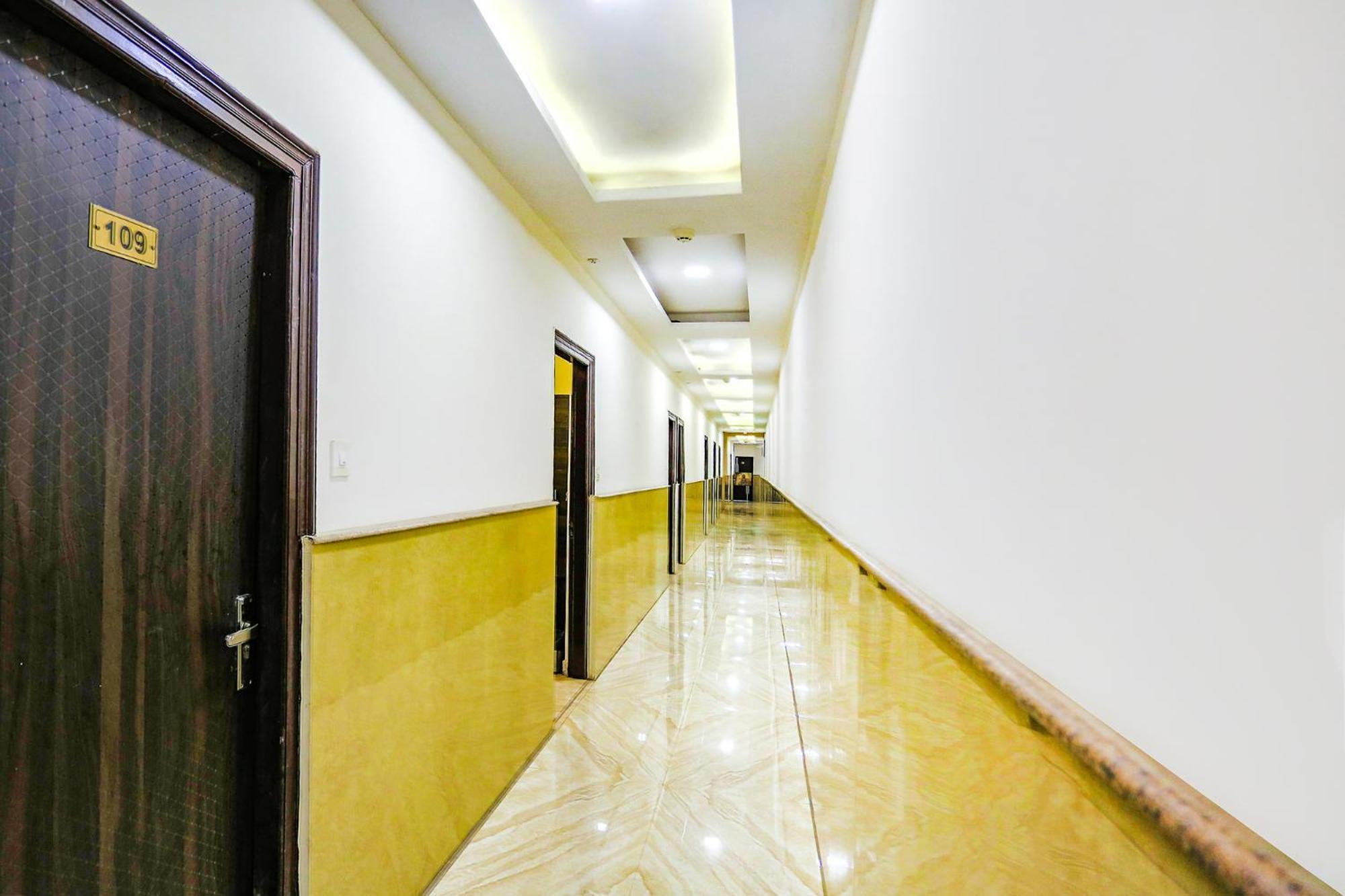 Fabhotel The Kiara Near Igi Delhi Airport 新德里 外观 照片